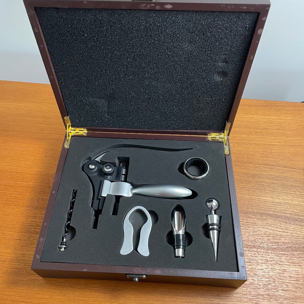 NEW Connoisseur Corkscrew Deluxe Wood Box Set